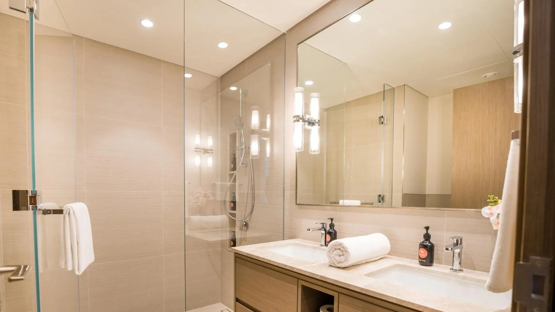 Easygo-Core Luxury 2Bdr In Grande Signature Res Panoramic View Dubai 0*,