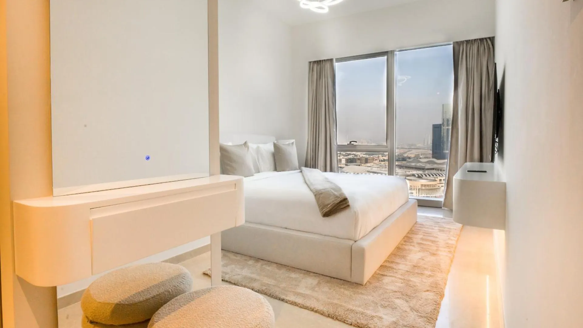 Easygo-Core Luxury 2Bdr In Grande Signature Res Panoramic View Dubai Apartment